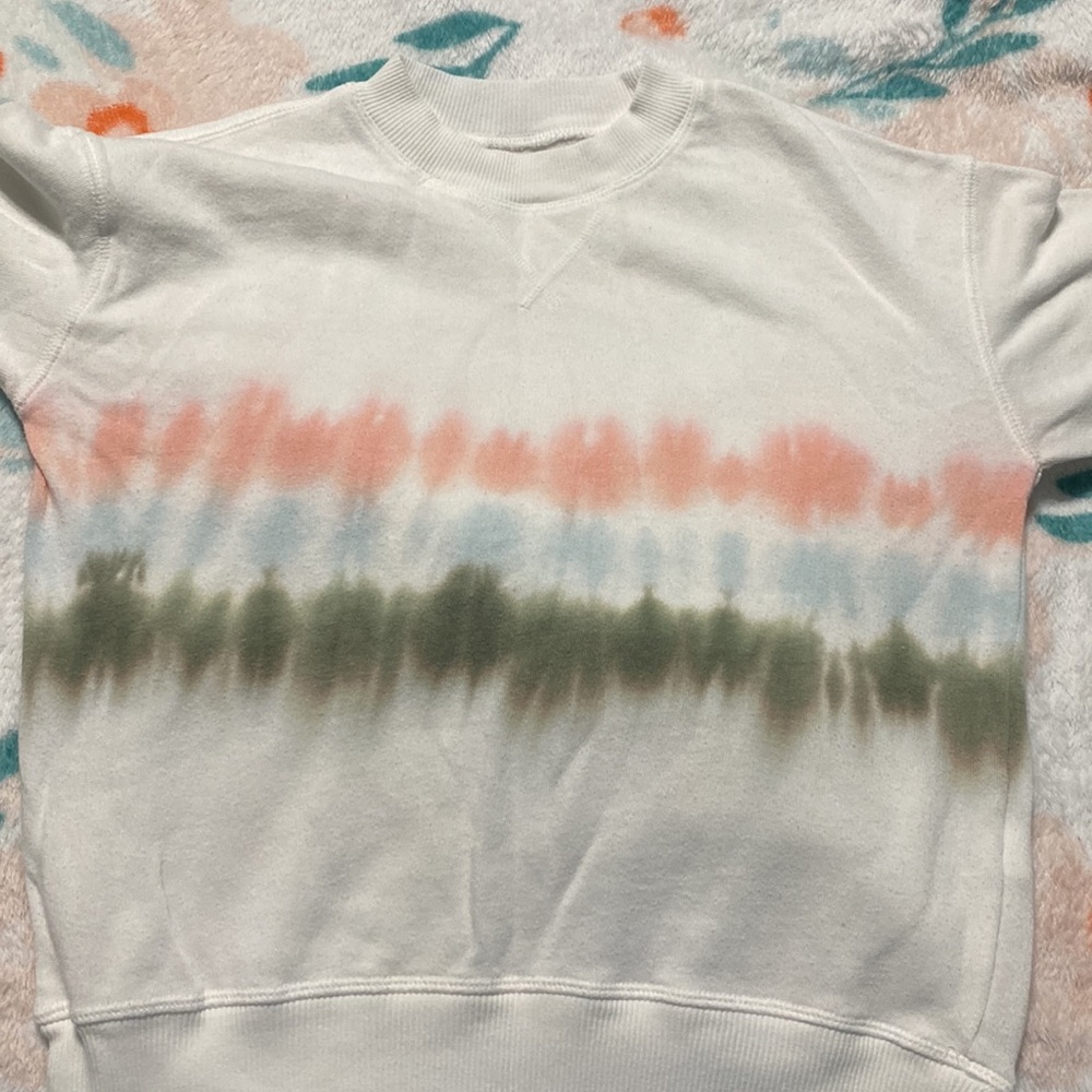 Light Weight Pullover - Picture 2 of 3